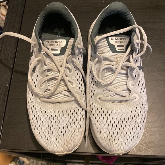 Under Armor running shoes - Picture 1 of 4